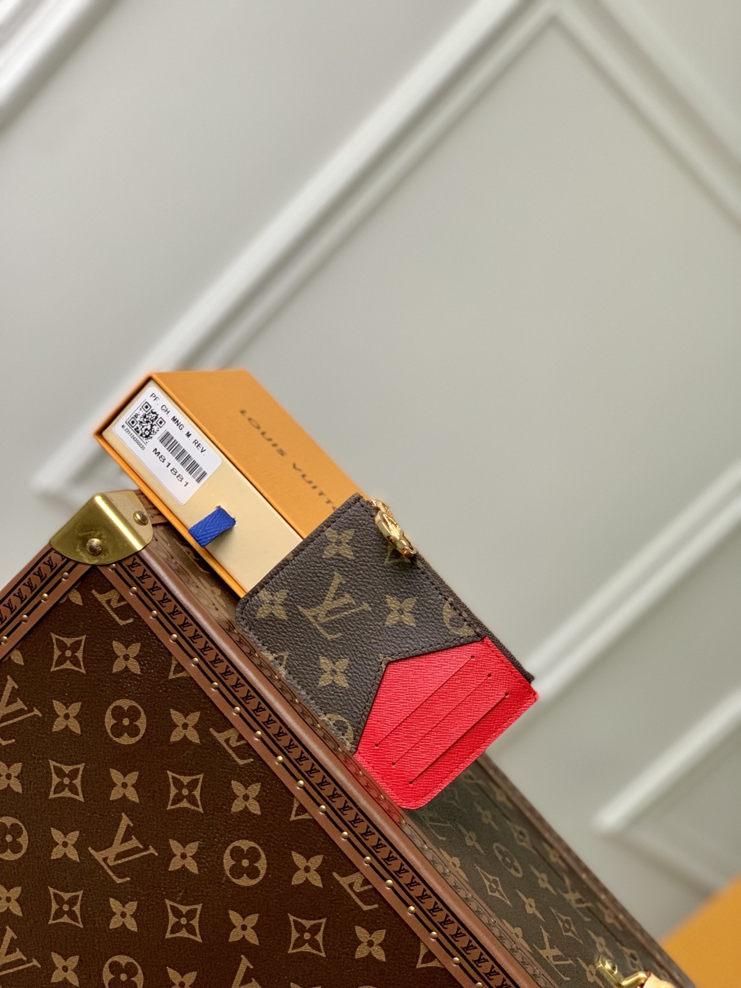 Louis Vuitton Wallet-M81